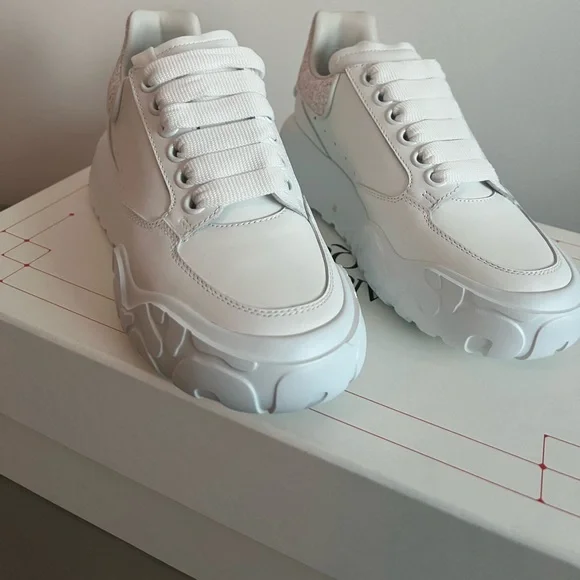 NIB Alexander McQueen White Court Trainer Leather Glitter Sneakers - Picture 3 of 4